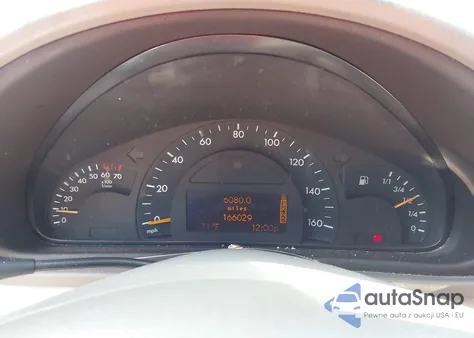 2003 Mercedes-Benz C 240 z USA, uszkodzony, nr VIN WDBRH61J23F344584